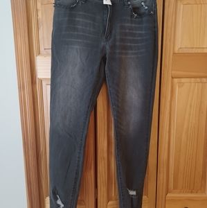 NWT KanCan gray slightly distressed skinny jeans size 11/29